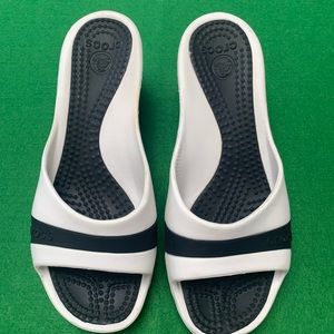 Croc wedges, black & white, size 8